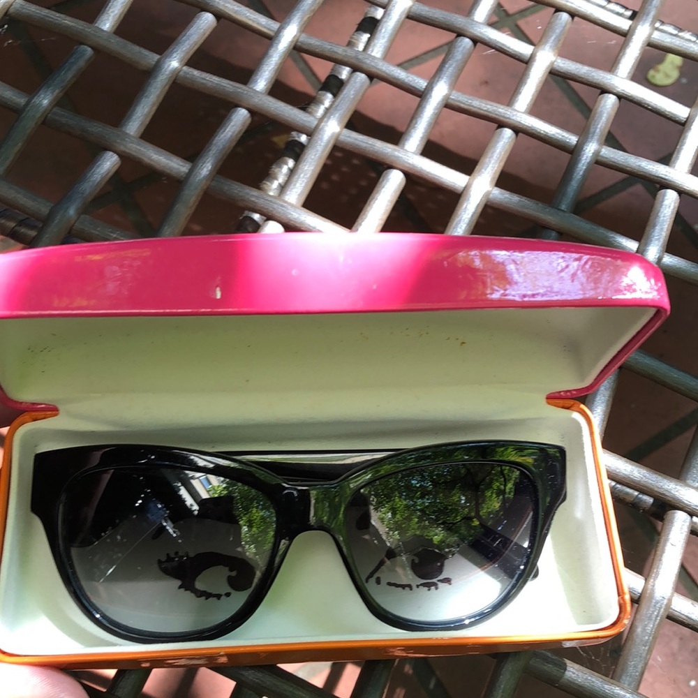 Kate spade sunglasses with case